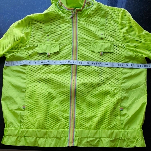 Beautiful Unisex Neon Windcheater Condition 9:10 - Picture 6 of 12